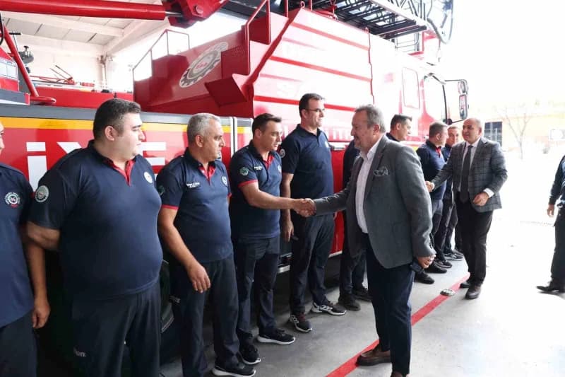 25 Eylül-1 Ekim İtfaiye Haftası kapsamında, Denizli OSB Yönetim Kurulu Başkanı Selim Yaymanoğlu, Yönetim Kurulu Üyesi Ce