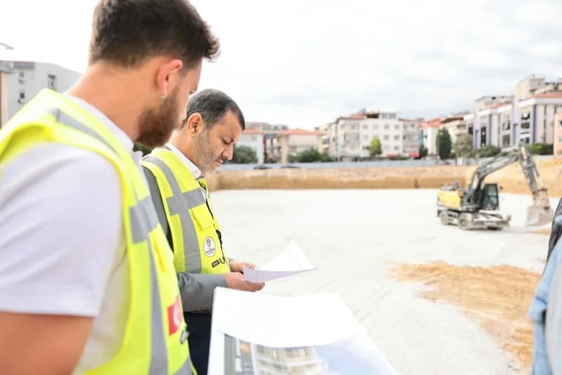 Denizli kent merkezinde inşaatı devam eden 663 araç kapasiteli Sırakapılar Katlı Otopark projesi