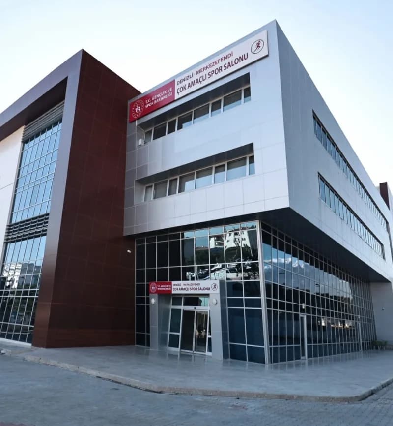 Denizli’de salon sporlarının en önemli merkezlerinden Çok Amaçlı Spor Salonunda bakım onarım çalışmaları tamamlandı. Tes