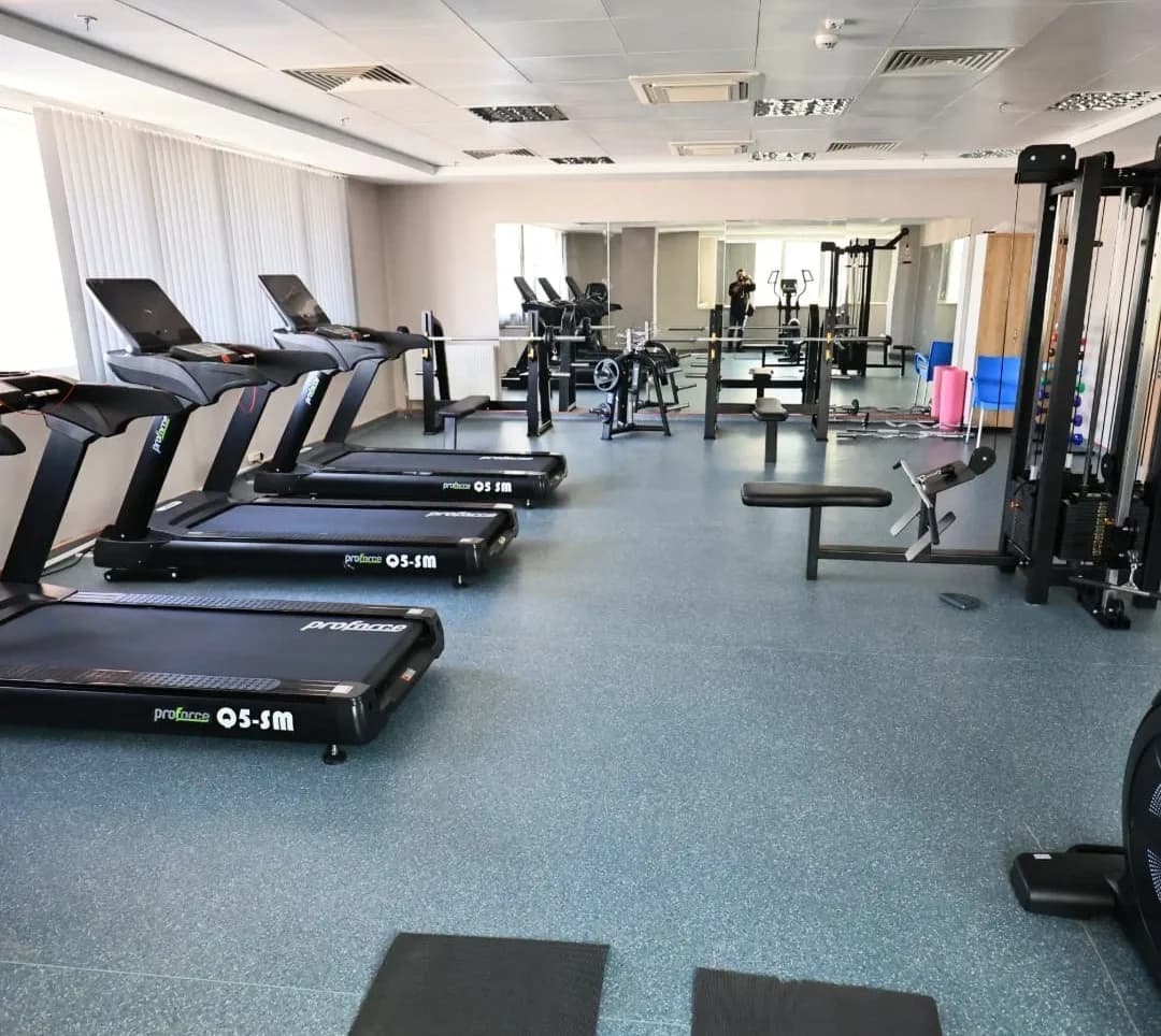 Denizli’de salon sporlarının en önemli merkezlerinden Çok Amaçlı Spor Salonunda bakım onarım çalışmaları tamamlandı. Tes