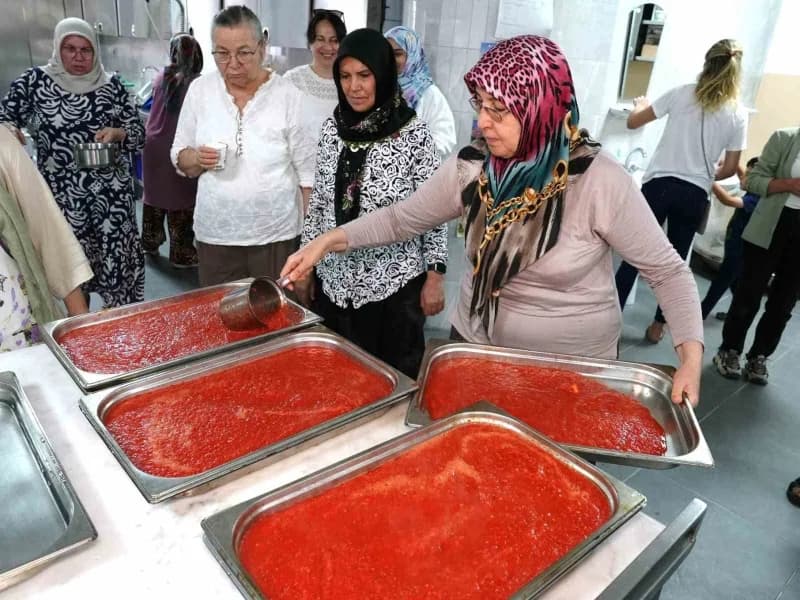 Denizli Büyükşehir Belediyesi, kentin köklü Mutfak kültürünü yaşatmak ve geleneksel tarifleri gelecek kuşaklara aktarmak
