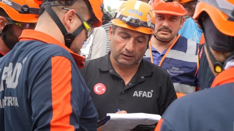 AFAD koordinasyonunda Gümüşhane'nin Kelkit ilçesinde kapsamlı deprem tatbikatı gerçekleştirildi. Erzincan merkezli 6,9 b