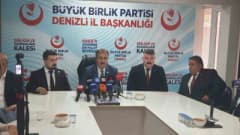 Mustafa Destici Denizli’de parti teşkilatıyla toplantıda konuşma yaparken