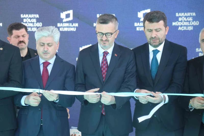 Türkiye'nin yükselen güçler arasındaki en önemli ülkelerden biri olduğunu belirten Cumhurbaşkanlığı İletişim Başkanı Bur