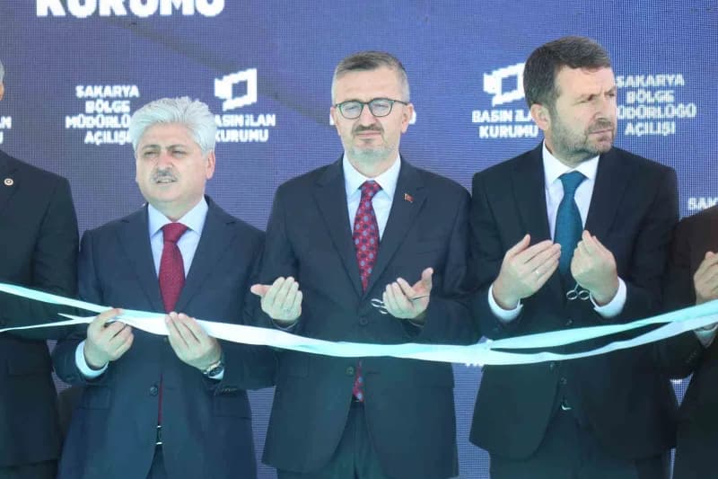 Türkiye'nin yükselen güçler arasındaki en önemli ülkelerden biri olduğunu belirten Cumhurbaşkanlığı İletişim Başkanı Bur
