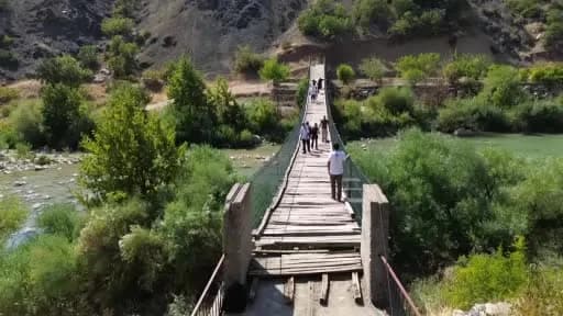 Dicle ilçesinde Avrupa Hareketlilik Haftası kapsamında düzenlenen çevre temizliği ve doğa yürüyüşü etkinliği