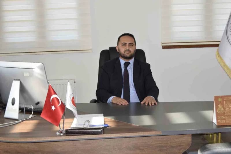 Dicle İlçe Müftüsü Serdar Baysoy göreve başladı, Diyarbakır'da resmi görev yerinde