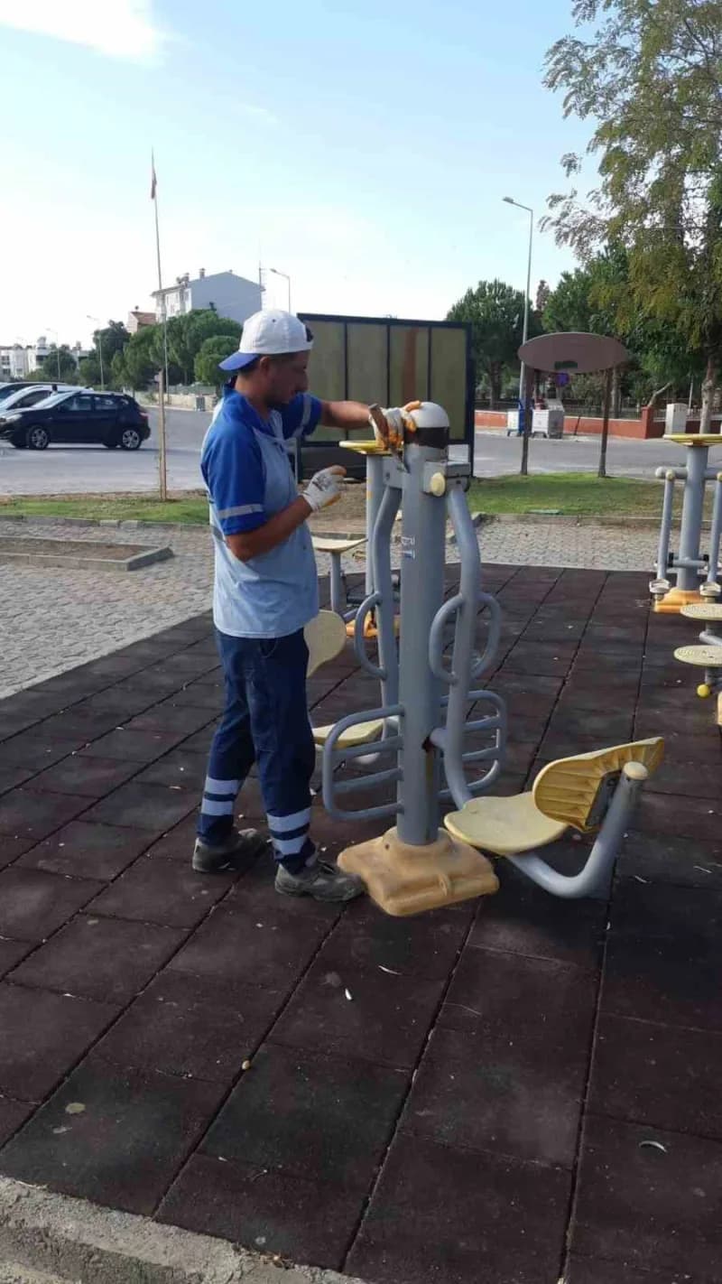 İdim Belediyesi, kent genelinde halkın ortak kullanımına açık park ve yeşil alanların daha düzenli, bakımlı ve kullanışl