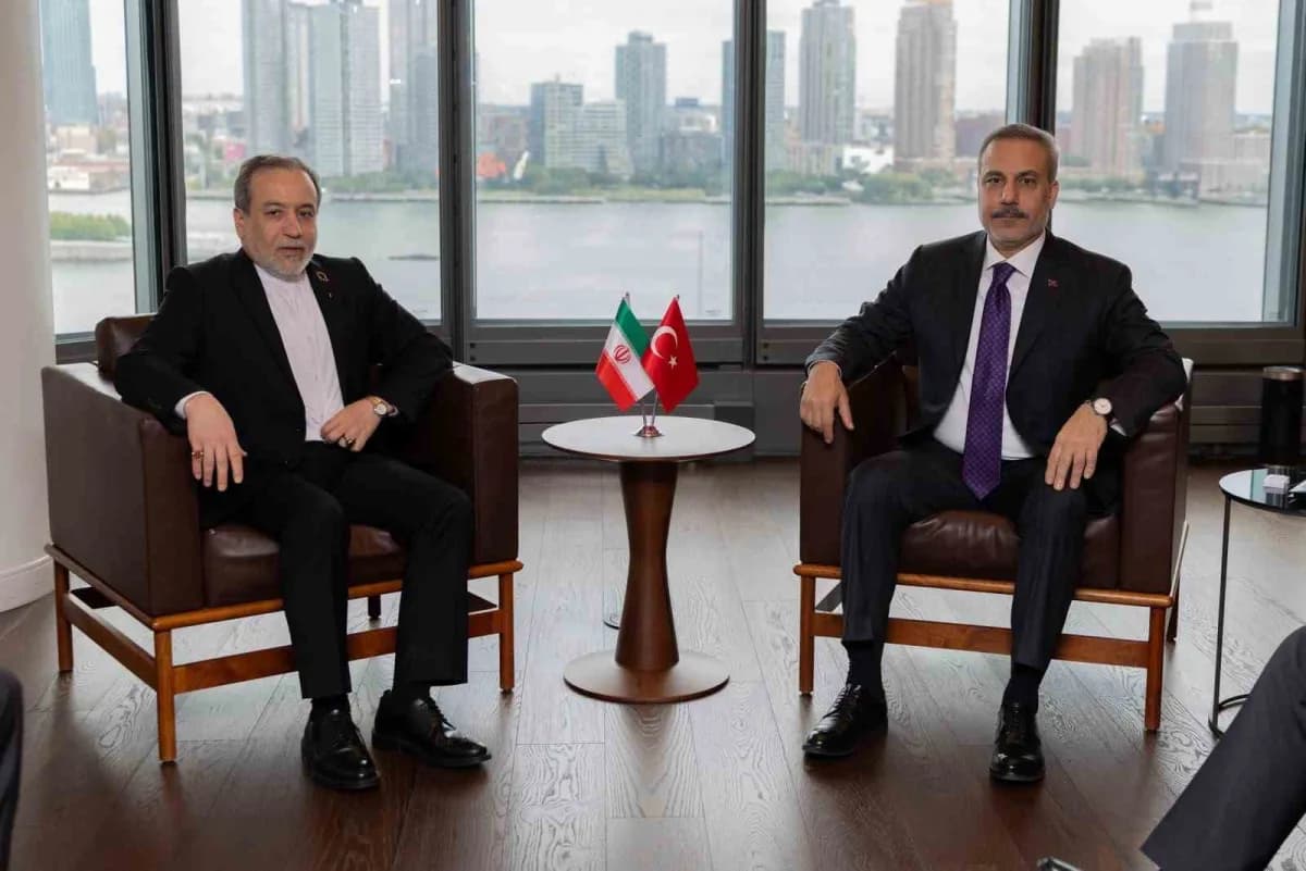 Dışişleri Bakanı Hakan Fidan, New York’ta İran Dışişleri Bakanı Abbas Arakçi ile bir araya geldi.