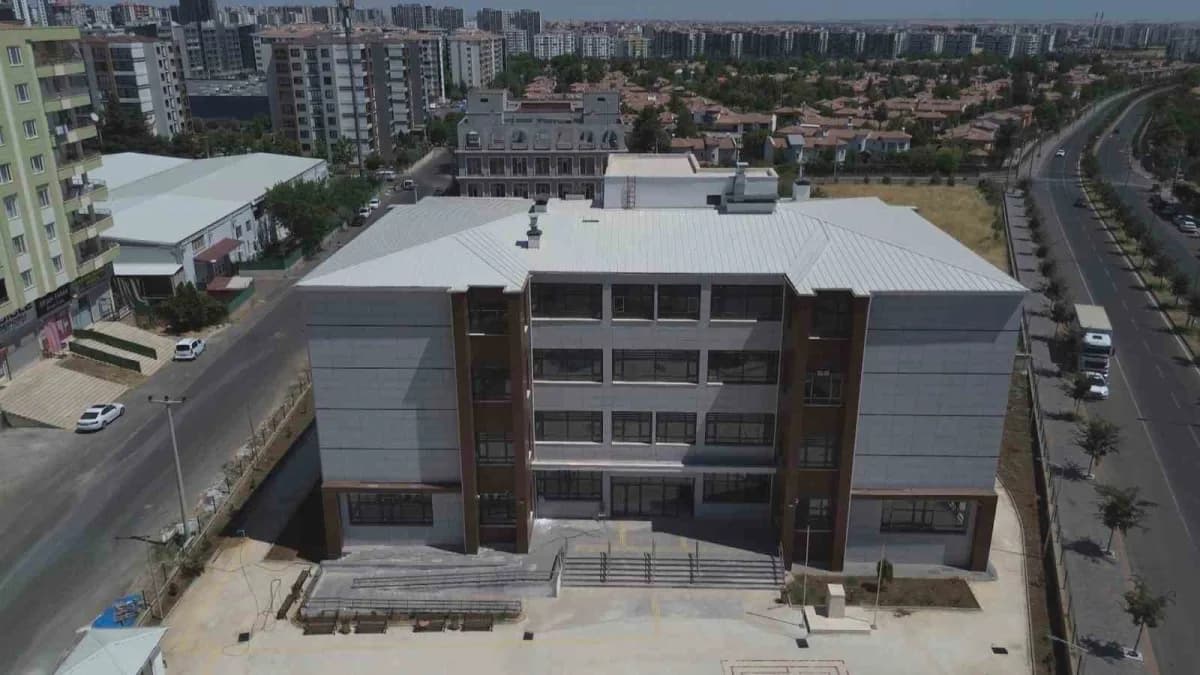 Diyarbakır’da 2026-2027 Eğitim öğretim yılının başlamasıyla birlikte okullarda hazırlıklar tamamlandı.