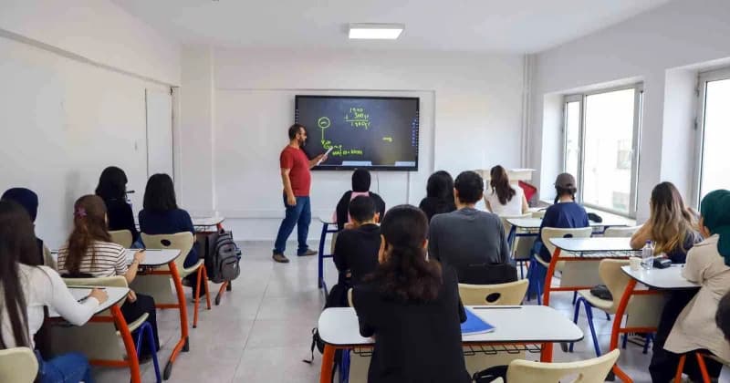 Diyarbakır Büyükşehir Belediyesi bünyesinde faaliyet gösteren Akademi Sur, Akademi Huzurevleri ve Akademi Çermik’te yeni