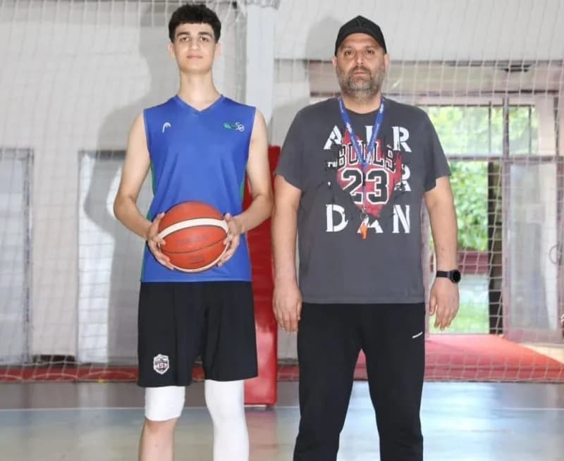 Diyarbakır’da yetişen genç basketbolcu Muhammed Emin Pamuk’un Fenerbahçe basketbol altyapısına transferi