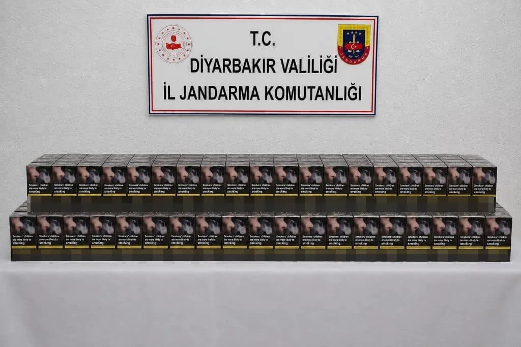 Diyarbakır’da jandarma ekiplerinin ele geçirdiği çok sayıda gümrük kaçağı ürünler
