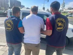 Diyarbakır’da jandarma ekipleri operasyon sırasında haklarında kesinleşmiş hapis cezası bulunan kişileri yakaladı