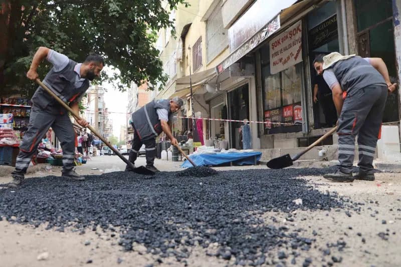 Diyarbakır Büyükşehir Belediyesi, Kayapınar ilçesindeki Abdulkadir Aksu Caddesi ile Bağlar ilçesindeki Girne Caddesi’nde