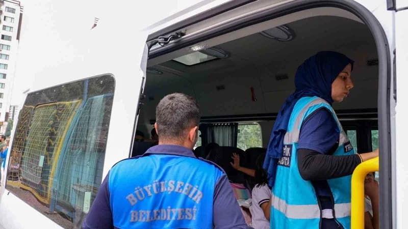 Diyarbakır Büyükşehir Belediyesi, 2026-2027 eğitim öğretim yılının başlamasıyla birlikte kent genelinde faaliyet göstere
