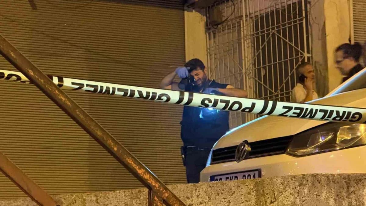 Diyarbakır’ın merkez Yenişehir ilçesinde iki grup arasında çıkan silahlı kavgada 2'si kardeş 3 kişinin hayatını kaybetti