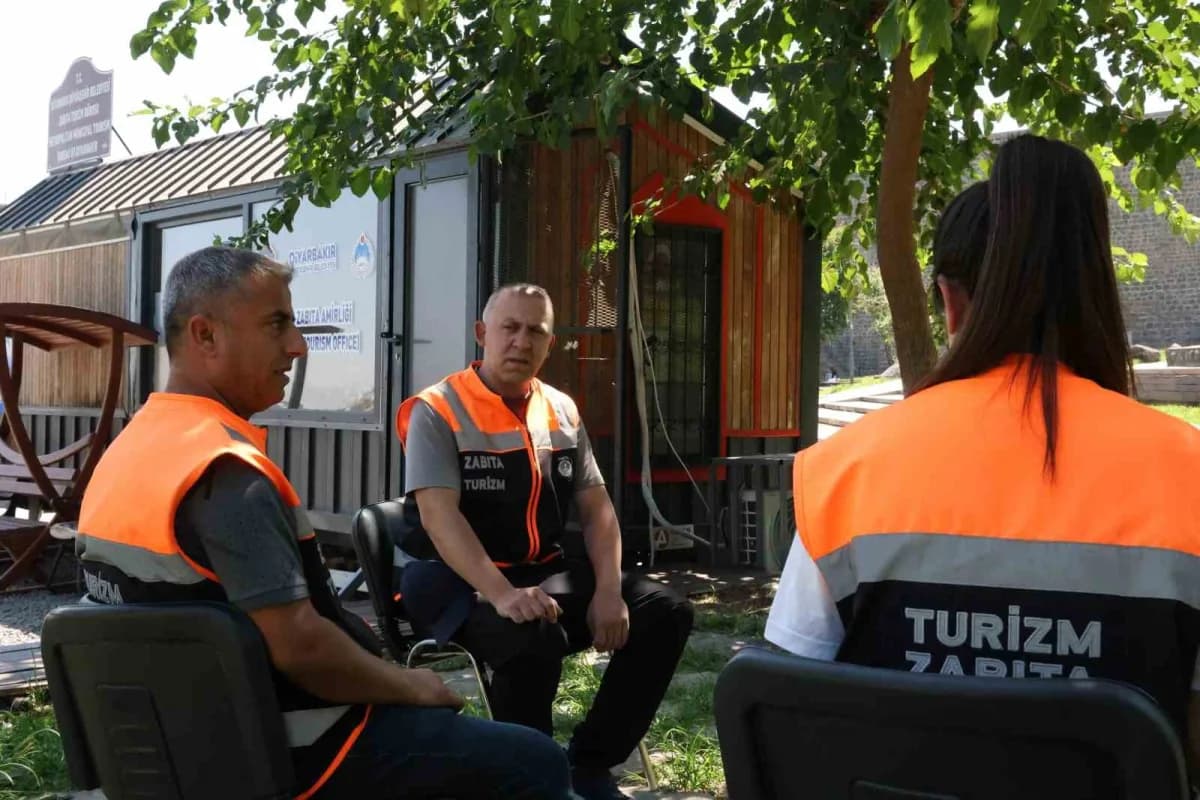 Kruvazör gemilerde yıllarca dünyanın birçok yerinde çalışan Abdullah Karaman, 2015 yılında Diyarbakır Büyükşehir Belediy