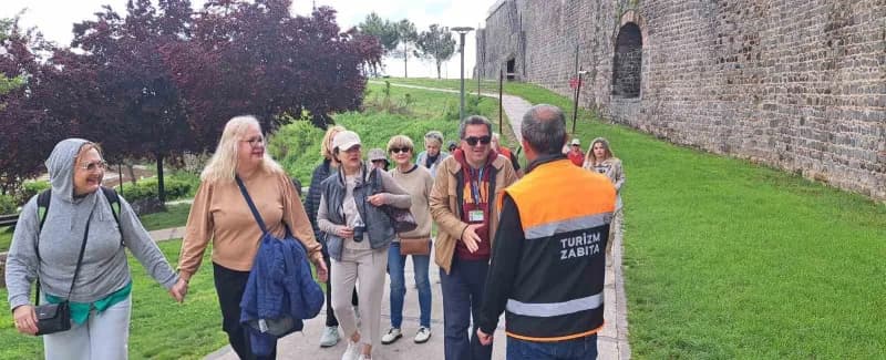 Kruvazör gemilerde yıllarca dünyanın birçok yerinde çalışan Abdullah Karaman, 2015 yılında Diyarbakır Büyükşehir Belediy