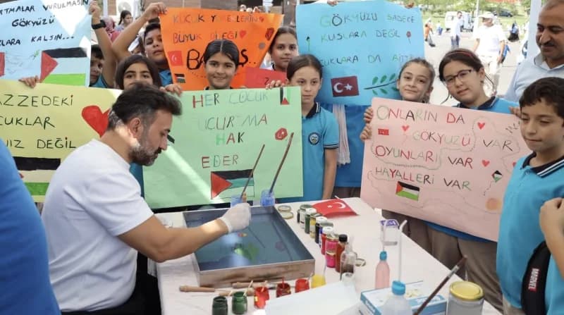 Millî Eğitim Bakanlığı koordinesinde yürütülen 'uçurtmalar Vurulmasın, Gökyüzü Çocuklara Kalsın' etkinlikleri kapsamında