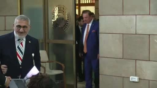 Yeniden Refah Partisi İstanbul Milletvekili Doğan Bekin basın toplantısında konuşuyor