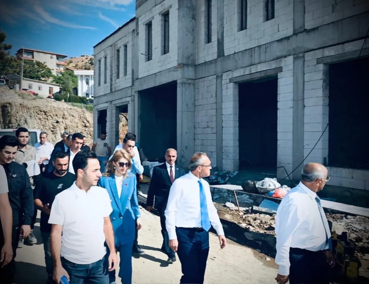 Malatya Valisi Seddar Yavuz, AK Parti Malatya Milletvekili İnanç Siraç Kara Ölmeztoprak ve Büyükşehir Belediye Başkanı S