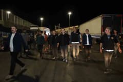 Doğubayazıt Kaymakamı Mustafa Ayvat, Gürbulak Gümrük Kapısı ve TIR Parkı’nda gece denetim yaparken