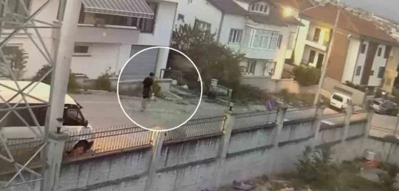 Ş.f.y.'nin parayı aldıktan sonra bölgeden uzaklaştığı anlar