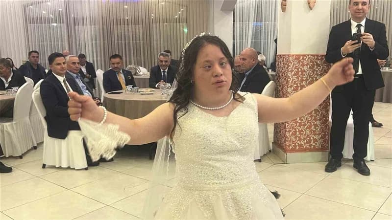Yozgat’ta yaşayan 22 yaşındaki Down sendromlu Yağmur’un gelinlik giyme hayali ailesinin düzenlediği temsili düğünle gerç