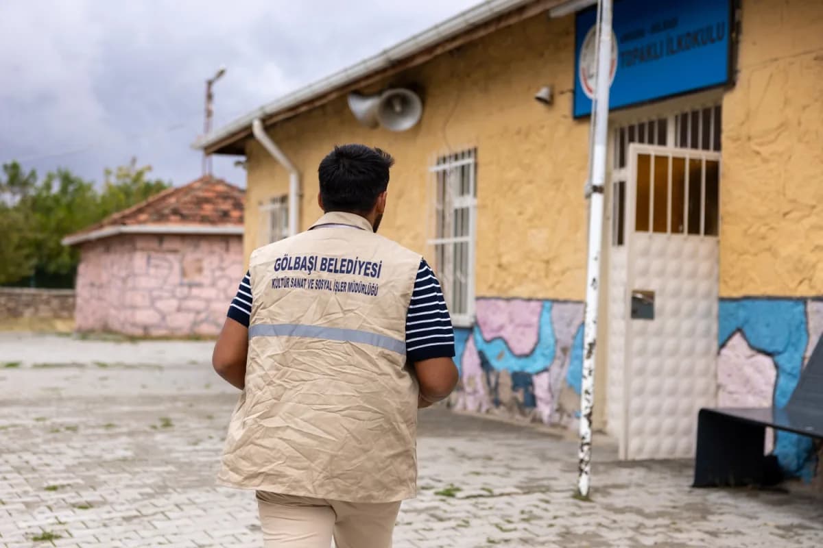 ANKARA Gölbaşı Belediyesi tarafından ilçedeki okullarda da toplam 23 bin 4 adet Süt dağıtımı gerçekleştirildi.