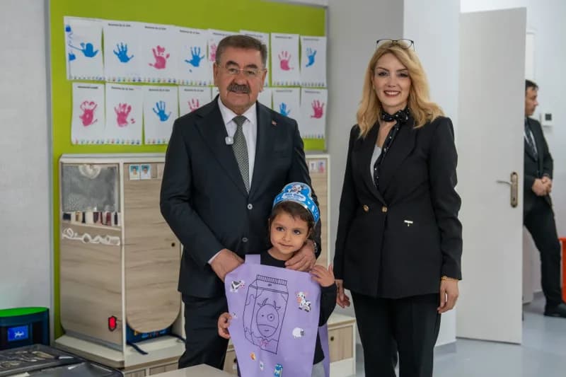 ANKARA Gölbaşı Belediyesi tarafından ilçedeki okullarda da toplam 23 bin 4 adet Süt dağıtımı gerçekleştirildi.