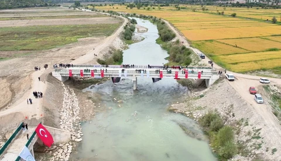 Sinop’un Durağan ilçesinde, Devlet Su İşleri (DSİ) Genel Müdürlüğü uhdesinde Gökırmak ve yan derelerinde yürütülen taşkı