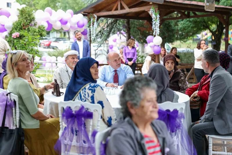Düzce Belediyesi Ertan Uçar Alzheimer Hastaları Gündüz Bakım Merkezi, kuruluşunun ikinci yılında Alzheimer Hastaları ve