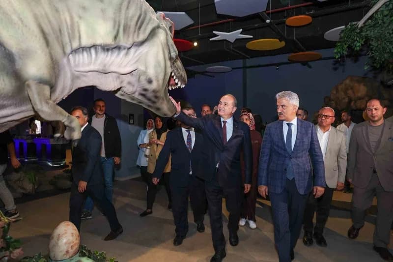 Bilim Şenlikleri Destekleme Programı kapsamında düzenlenen Düzce Bilim Şenliği, Düzce Belediyesi Bilim Merkezi’nde ziyar