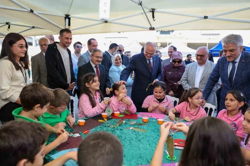 Bilim Şenlikleri Destekleme Programı kapsamında düzenlenen Düzce Bilim Şenliği, Düzce Belediyesi Bilim Merkezi’nde ziyar
