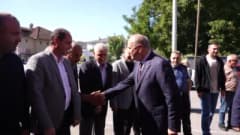 Düzce Bilim Merkezi’nde düzenlenen Bilim Şenliği’nde protokol üyeleri ve öğrenciler etkinlikleri inceliyor
