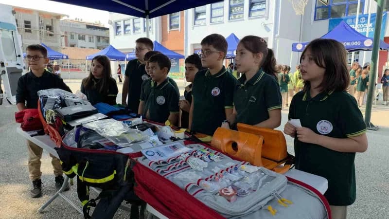 Düzce’de 1042 öğrenciyi kapsayan Sağlık seferberliğinde çocuklar hem Sağlık taramasından geçti hem de önemli bilgiler öğ