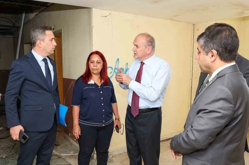 Başkan Özlü, sahada ilgili kurum müdürleri ve Başkan yardımcıları ile bir araya geldi.