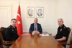 Düzce’de İl Güvenlik ve Asayiş Koordinasyon Toplantısı sırasında katılımcılar