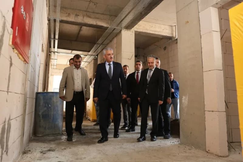 Düzce’nin Uzun Mustafa Mahallesi’nde yapımı devam eden Merkez 1 Nolu Aile Sağlığı Merkezi yeni hizmet binası için çalışm