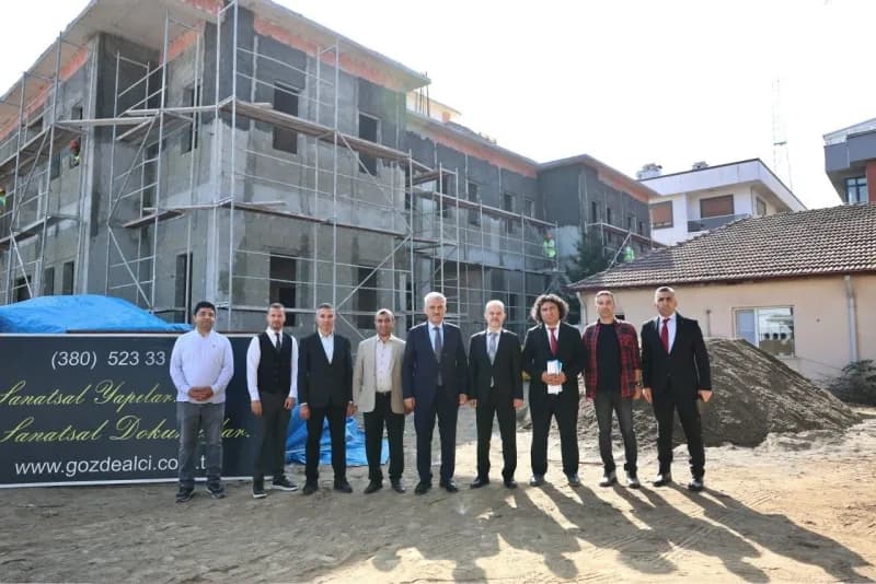 Düzce Uzun Mustafa Mahallesi’nde yapımı devam eden Merkez 1 Nolu Aile Sağlığı Merkezi yeni hizmet binası inşaat alanı