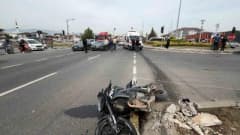 Düzce Beyciler kavşağında motosiklet ve otomobilin karıştığı trafik kazası sonrası olay yeri