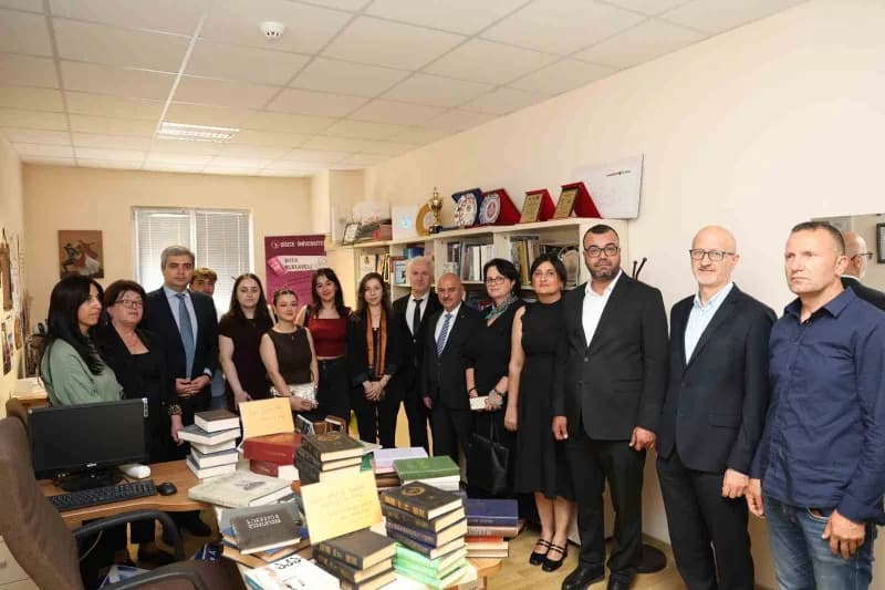 Gürcistan’ın Ankara Büyükelçisi Archil Kalandia ve beraberindeki heyet, Düzce Üniversitesi Rektörü Prof. Dr. Nedim Sözbi
