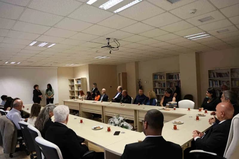 Gürcistan’ın Ankara Büyükelçisi Archil Kalandia ve beraberindeki heyet, Düzce Üniversitesi Rektörü Prof. Dr. Nedim Sözbi