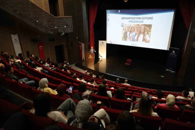 2026-2027 Eğitim-öğretim Yılı'nın başladığı Düzce Üniversitesi’nde, yeni kayıt yaptıran öğrencilerin üniversite yaşamına