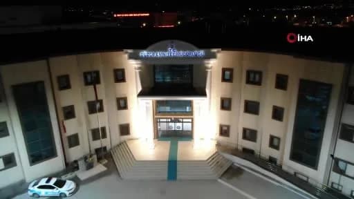 Düzce’de yasa dışı bahis operasyonunda ele geçirilen dijital materyaller ve silahlar