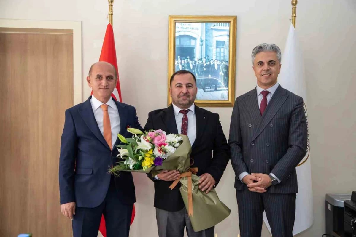EBYÜ Sağlık Hizmetleri Meslek Yüksekokulunda devir teslim töreni yapıldı
