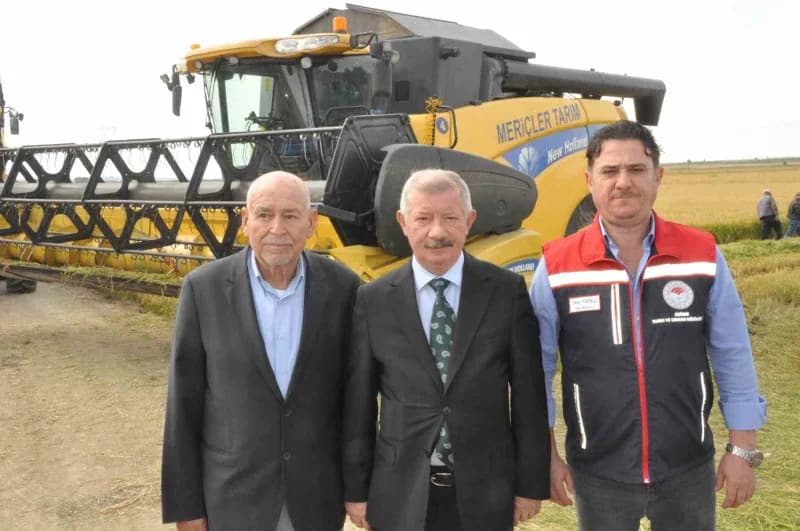 Tarım üretimin sürdürülebilmesi adına devletin üzerine düşen görevleri yerine getireceğini ifade eden Keşan Kaymakamı Az