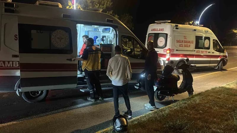 Edirne’de trafiğin sakin olduğu saatte aynı istikamette ilerleyen iki motosiklet çarpıştı: 1 sürücü hastaneye kaldırıldı