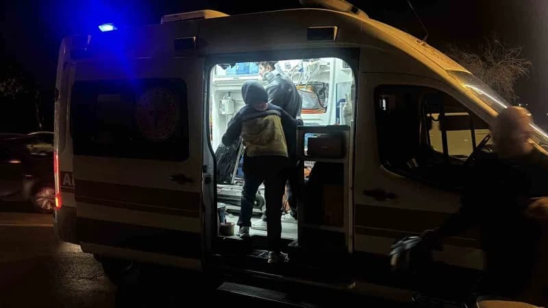 Edirne’de trafiğin sakin olduğu saatte aynı istikamette ilerleyen iki motosiklet çarpıştı: 1 sürücü hastaneye kaldırıldı